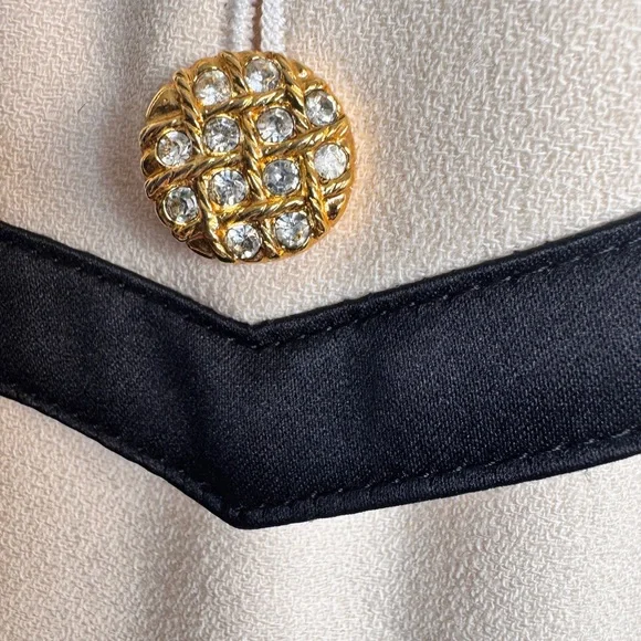 Escada Couture Cream and Black Vintage Women's Jacket - Picture 5 of 16